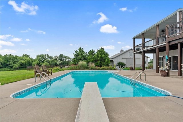17701 C Hwy, Trimble, MO 64492 - outdoor pool with a patio area and a diving board