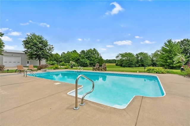 17701 C Hwy, Trimble, MO 64492 - swimming pool with a diving board and a patio area