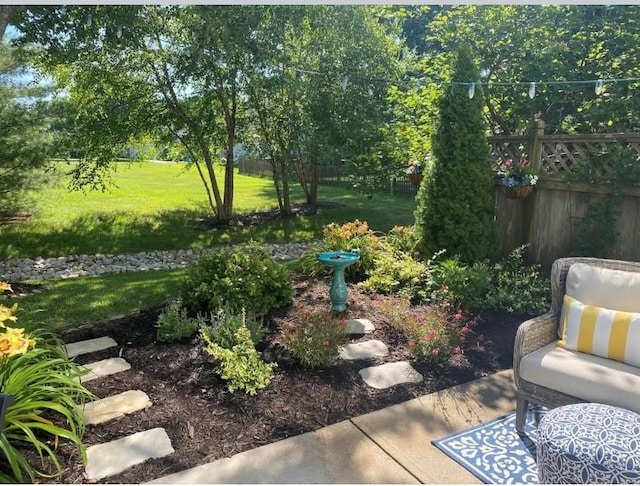 view of yard featuring fence