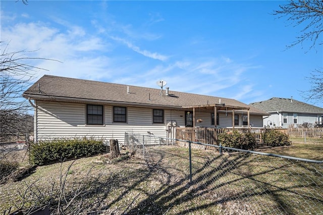 1507 W Concord Dr, Plattsburg, MO 64477 - view of front facade featuring fence private yard and roof with shingles