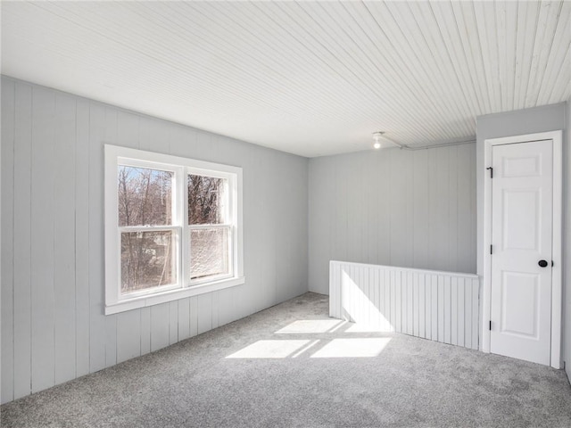 empty room featuring carpet flooring