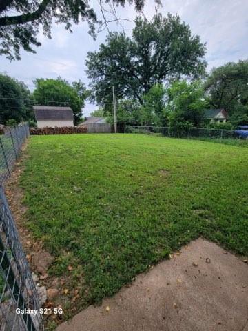 1727 S Crescent Ave, Independence, MO 64052 - view of yard