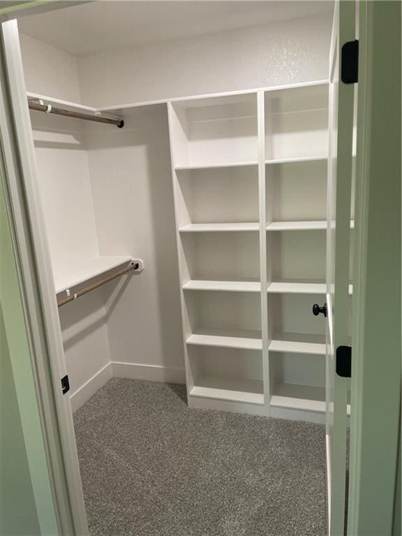 2101 N 31st Ter, Saint Joseph, MO 64506 - spacious closet featuring carpet