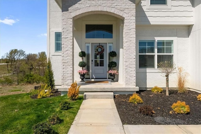 9010 N Denver Ave, Kansas City, MO 64156 - entrance to property featuring a yard and stucco siding