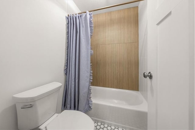 9010 N Denver Ave, Kansas City, MO 64156 - full bath with toilet and shower / bathtub combination with curtain