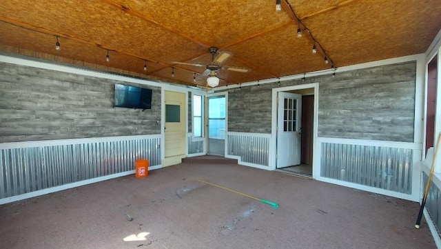 view of patio with a ceiling fan