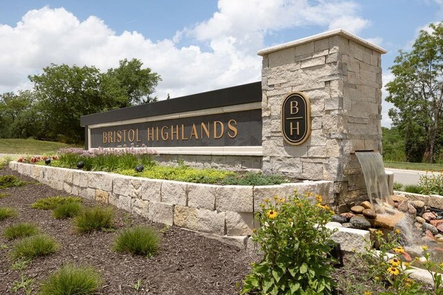 22109 W 80th Ter, Shawnee, KS 66220 - view of community sign