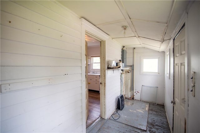 713 N 13th St, Atchison, KS 66002 - corridor with healthy amount of natural light