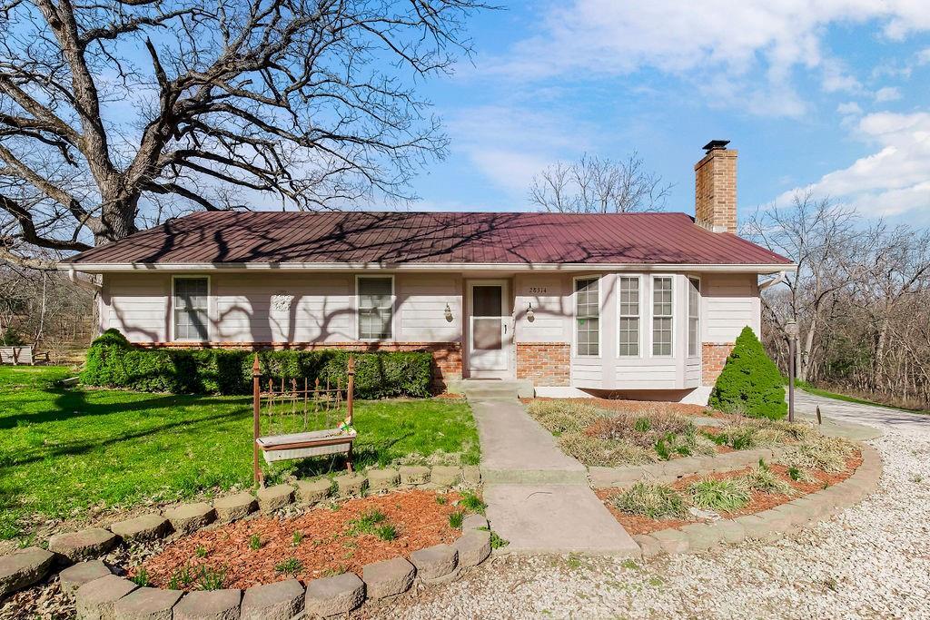 28314 S Bennett Rd, Freeman, MO 64746 - photo 1