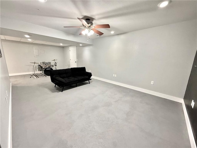 sitting room featuring recessed lighting, baseboards, and ceiling fan