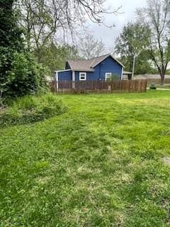 159 S Jewell St, Liberty, MO 64068 - view of yard with fence