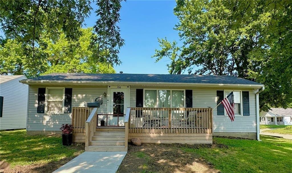 706 S Buchanan St, Maryville, MO 64468 - photo 1