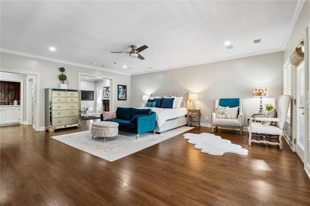 bedroom featuring visible vents, recessed lighting, baseboards, and wood finished floors
