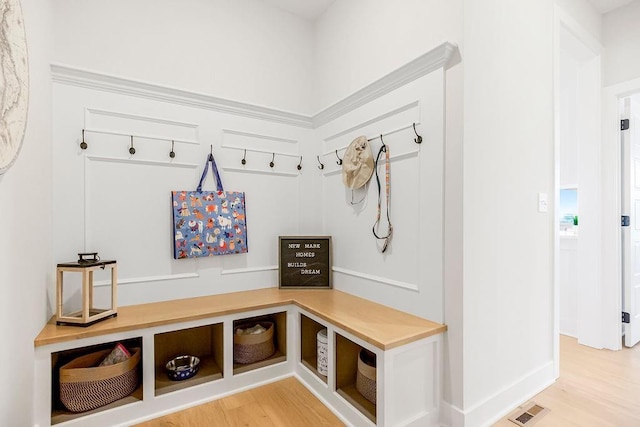 13021 W 174th Pl, Overland Park, KS 66221 - mudroom with light wood finished floors