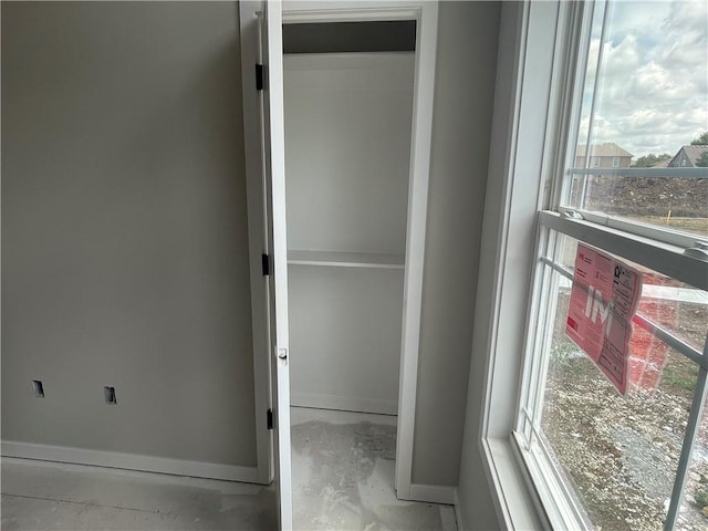 16487 W 166th Pl, Olathe, KS 66062 - view of closet