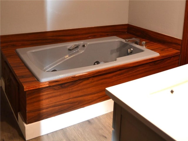 660 Elmdale, Chillicothe, MO 64601 - bathroom with a jetted tub