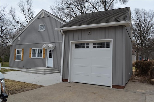 660 Elmdale, Chillicothe, MO 64601 - view of front facade featuring concrete driveway and a shingled roof