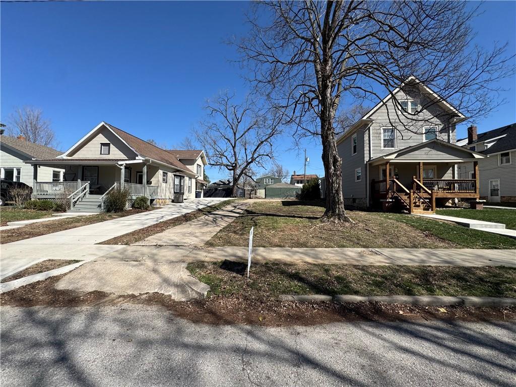 4409 Genessee St, Kansas City, MO 64111 - photo 1
