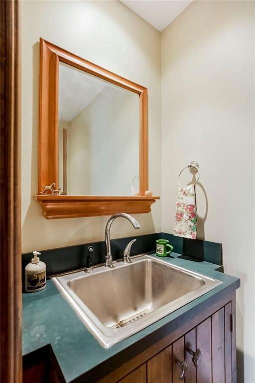 17960 S Bond St, Bucyrus, KS 66013 - detailed view of a sink