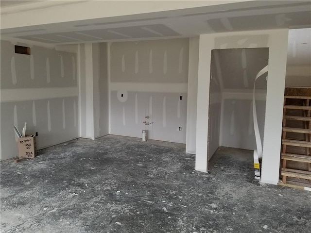 4275 Lake Shore Ct, Basehor, KS 66007 - view of unfurnished living room