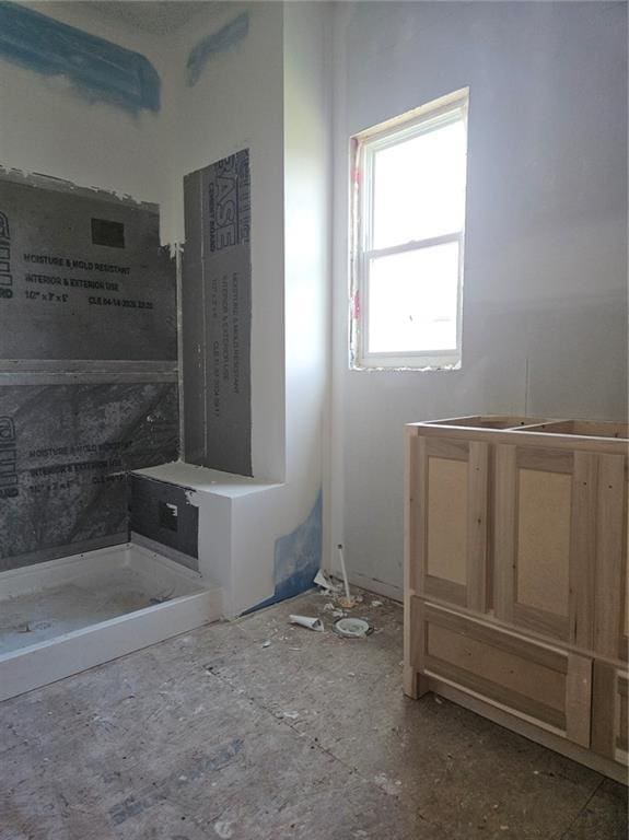 4275 Lake Shore Ct, Basehor, KS 66007 - view of bathroom
