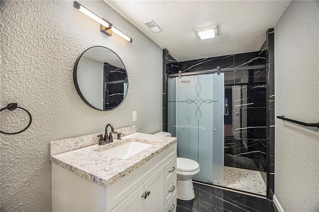 203 N Chestnut St, Pittsburg, KS 66762 - full bath featuring toilet, a stall shower, a textured wall, and visible vents