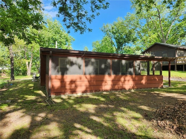 29243 Serene Ave, Warsaw, MO 65355 - view of side of home featuring a yard