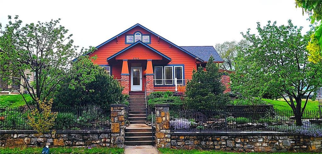 5324 Woodland Ave, Kansas City, MO 64110 - photo 1