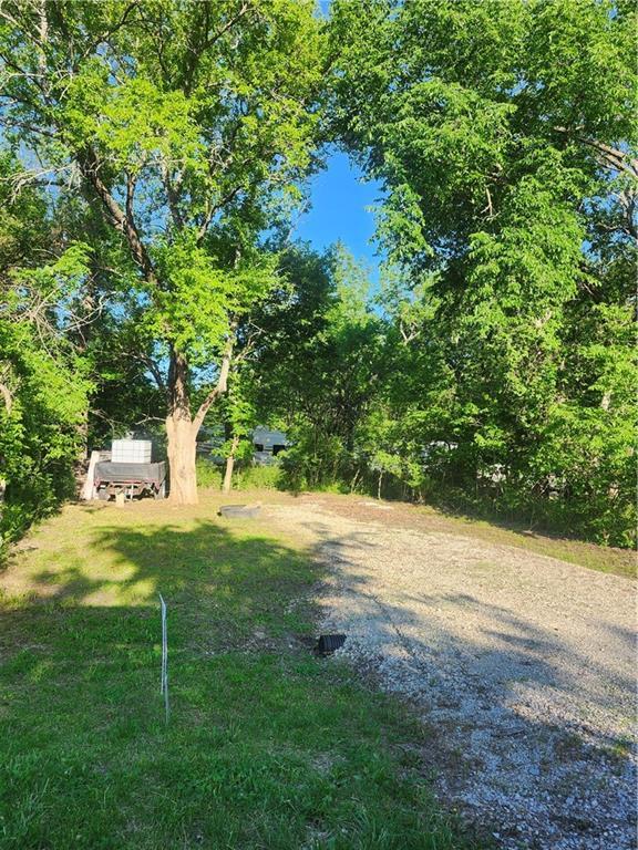 57 Beechwwod Ln, Linn Valley, KS 66040