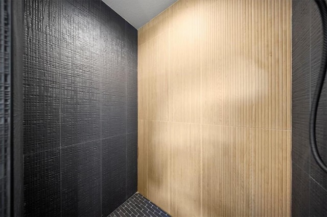 interior details with tiled shower