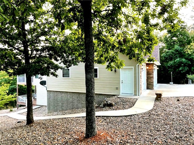 528 W End Cir, Osage Beach, MO 65065 - property entrance featuring stone siding