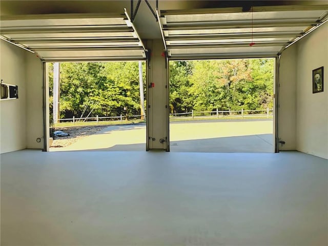 528 W End Cir, Osage Beach, MO 65065 - view of garage