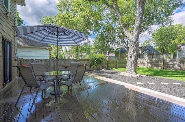 10312 Lamar Ave, Overland Park, KS 66207 - deck with outdoor dining area