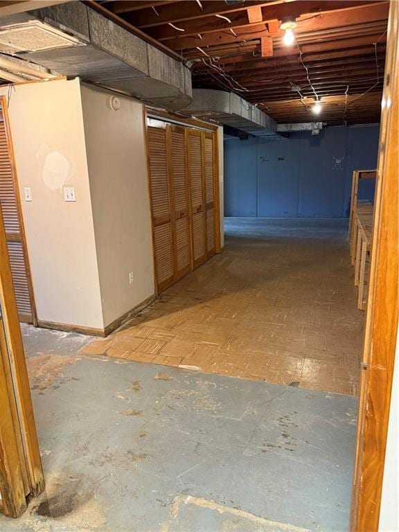 1020 Francis St, Lexington, MO 64067 - unfinished below grade area featuring baseboards