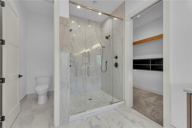 bathroom with baseboards, a marble finish shower, toilet, recessed lighting, and marble finish floor