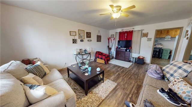 103 E Missouri St, Oregon, MO 64473 - photo 3