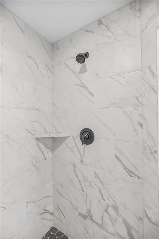 16470 W 166th Pl, Olathe, KS 66062 - full bathroom with a tile shower