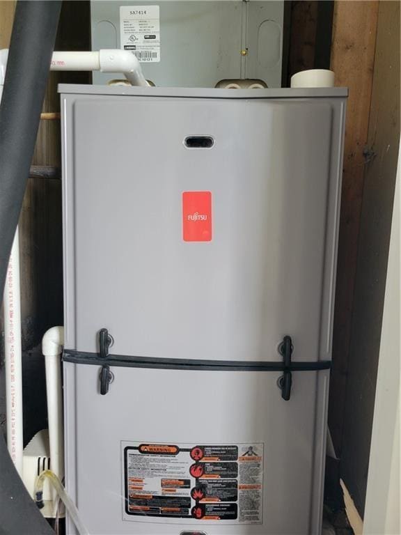 6211 Washington St, Saint Joseph, MO 64504 - utilities with heating unit