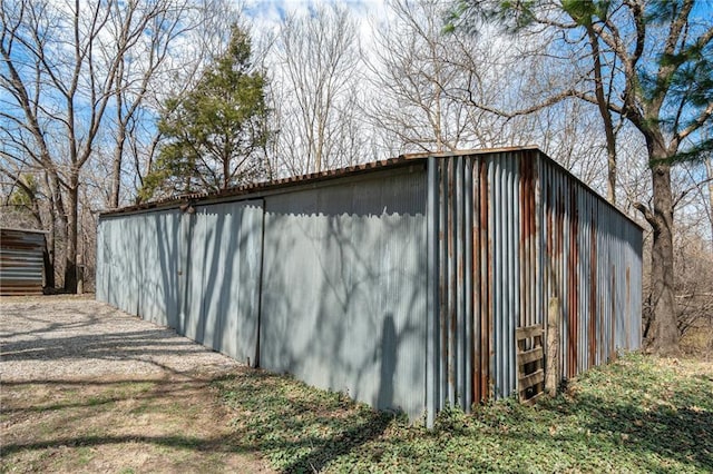 view of outdoor structure with an outdoor structure