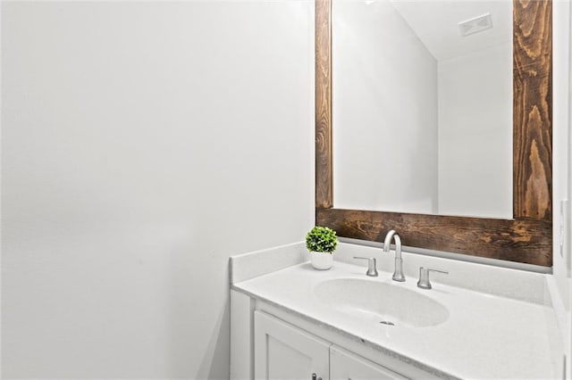 7295 NW Forest Lakes Dr, Parkville, MO 64152 - bathroom with vanity
