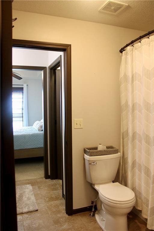 6822 Woodstock Ct, Shawnee, KS 66218 - full bath featuring ensuite bathroom and a shower with curtain