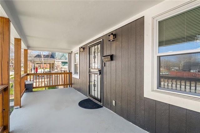 2905 Wabash Ave, Kansas City, MO 64109 - view of exterior entry featuring covered porch