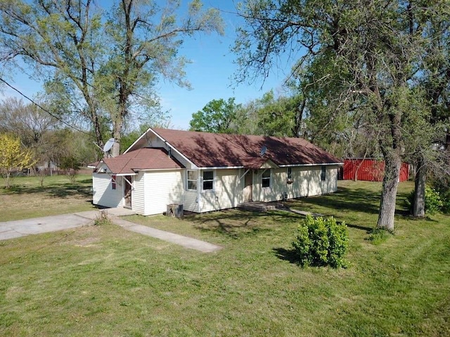 209 S 2nd St, Blue Mound, KS 66010 - exterior space with a yard
