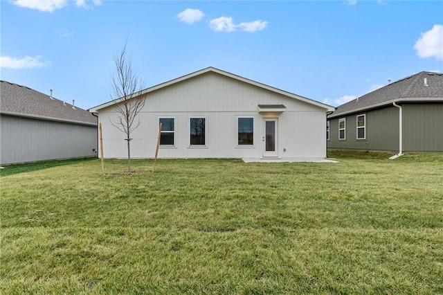 37839 W 207th Ter, Edgerton, KS 66021 - back of property featuring a lawn