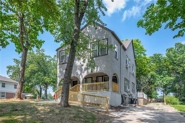 3318 E 10th St, Kansas City, MO 64127 - photo 2