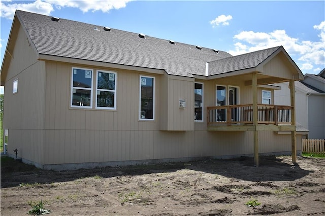 6022 NE 118th Ter, Kansas City, MO 64156 - back of property with roof with shingles