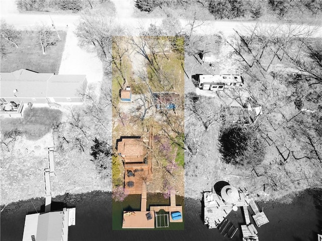 225 E Sugarlake Dr, Mound City, KS 66056