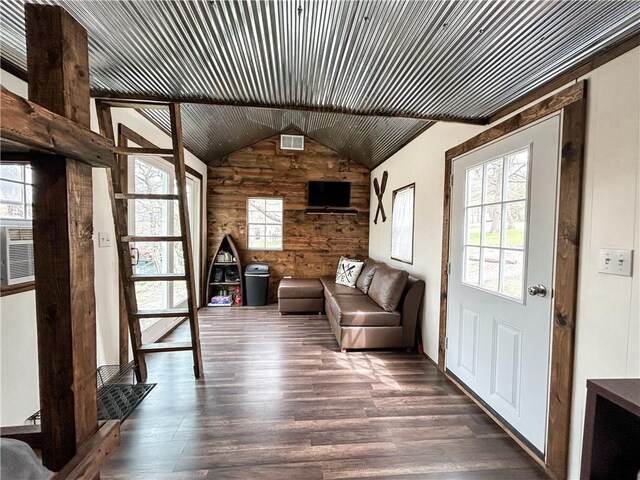 225 E Sugarlake Dr, Mound City, KS 66056