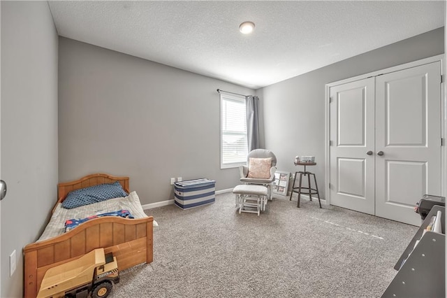 4246 Lakeview Ter, Basehor, KS 66007 - sitting room with carpet, a textured ceiling, and baseboards