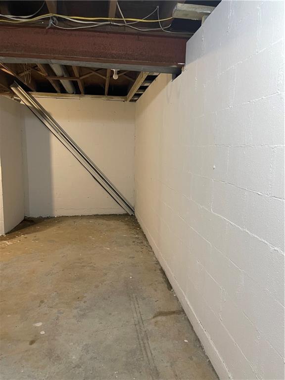 view of unfinished basement